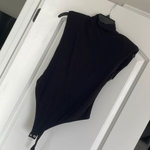 Good American shoulder pad bodysuit